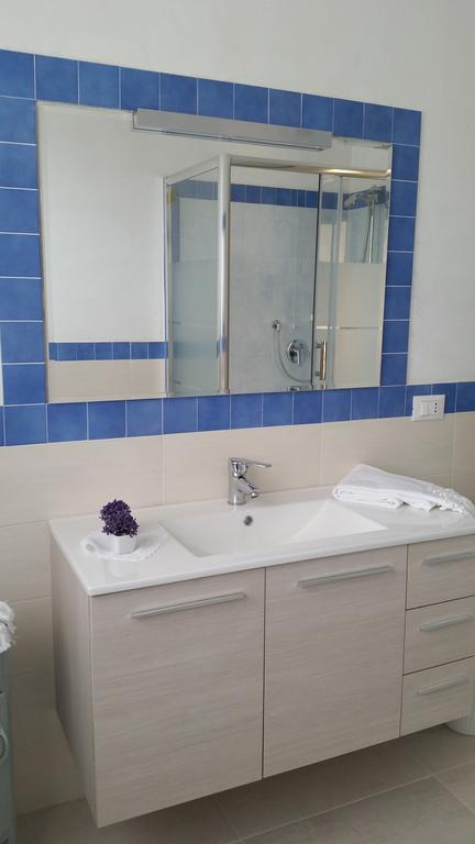 Apartment Iseo Lake Sale Marasino Room photo
